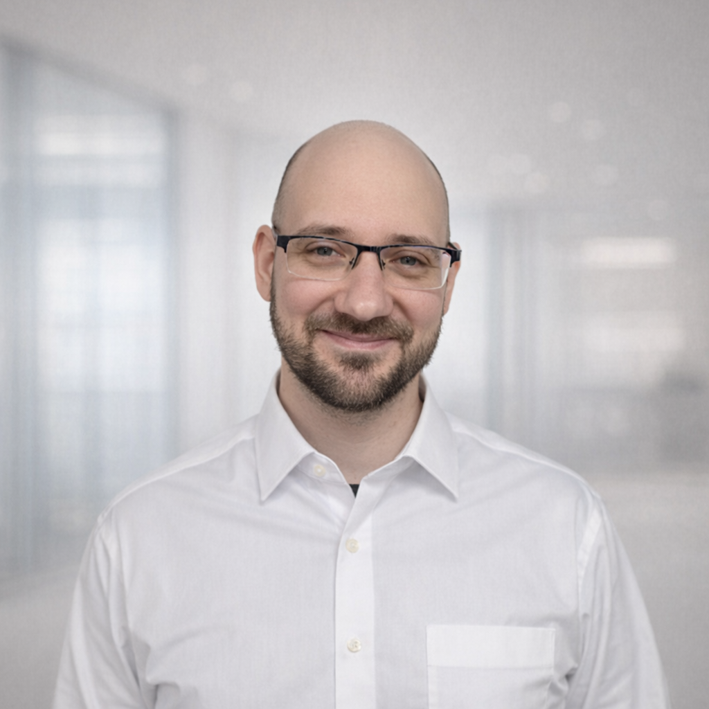 Plus and More Japan Staff